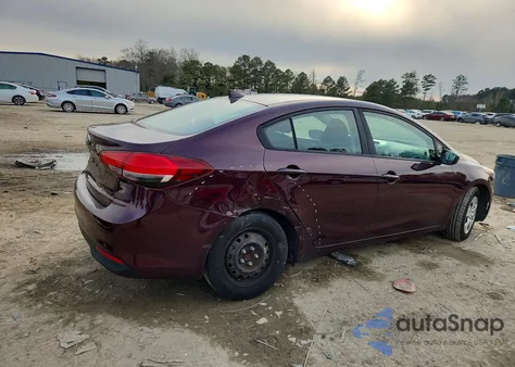 2018 Kia Forte Lx z USA, uszkodzony, nr VIN 3KPFK4A77JE176351